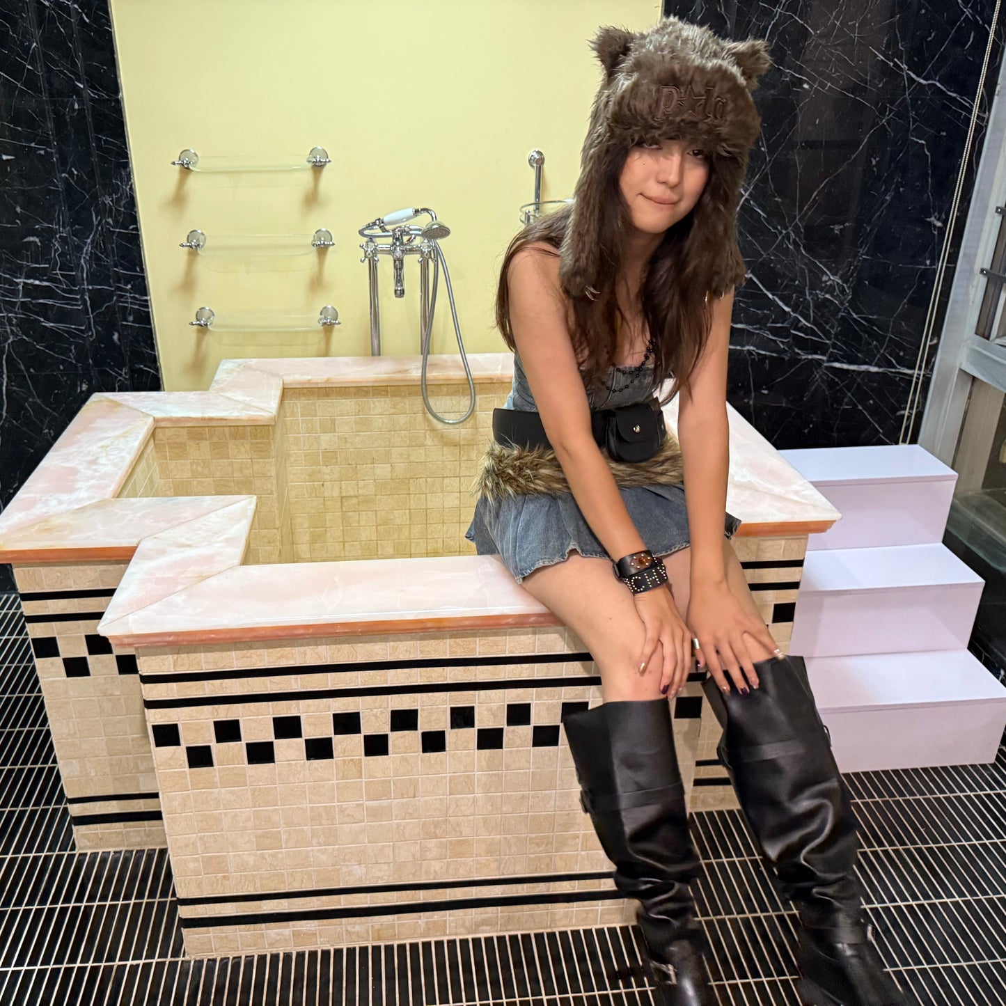 Bear claw winter hat